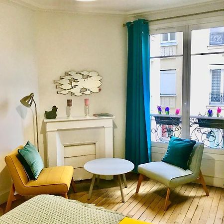 Sweet Room 15 Париж Стая снимка